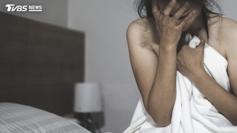 日本一名44歲男子兩度侵犯親生女兒。(示意圖/Shutterstock達志影像)