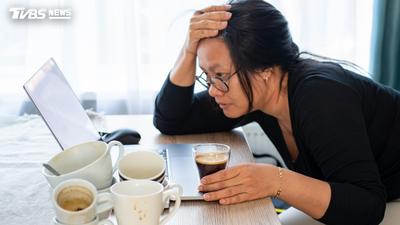 狂打瞌睡別只喝咖啡!營養師教「3招」提神好習慣