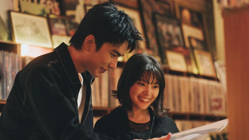 岸井雪乃大讚曾敬驊敬業態度,更讚對方字跡非常美。(圖/華映提供)
