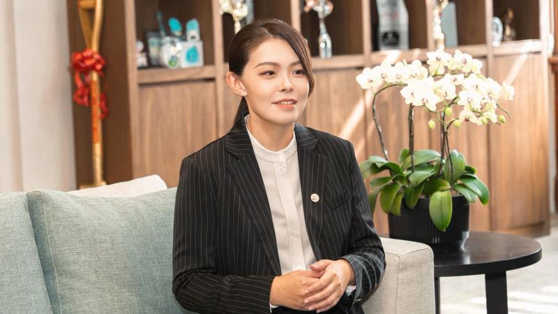 新竹市長高虹安宣布,預計明年第1季普發現金6000元給符合資格的市民。(圖/翻攝自高虹安臉書)