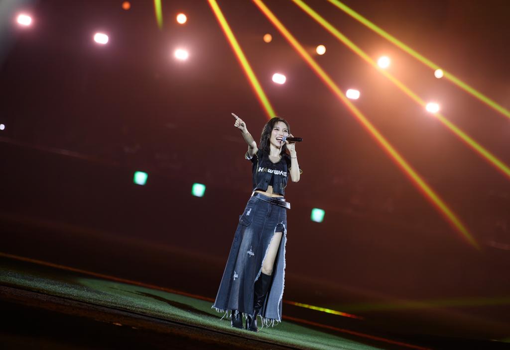 閻奕格大巨蛋演出。（圖／台鋼雄鷹提供）
