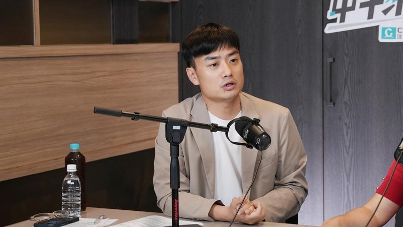 台北市政府研考會主委殷瑋接受政論節目《中午來開匯》主持人黃光芹專訪。(圖/匯流新聞網《中午來開匯》)