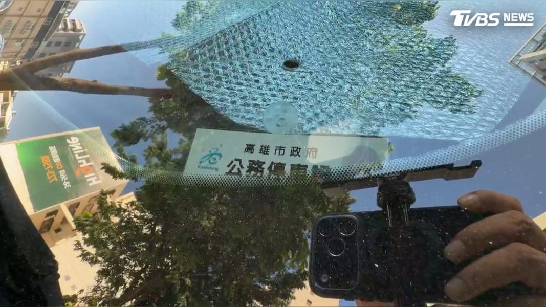 遭指控的里長出面回應表示,這並非特權,而是擔任里長的福利,讓他們外出服務里民時停車較為方便(圖/TVBS)