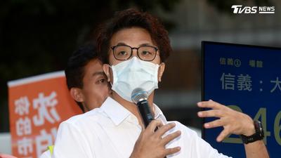 沈伯洋認「發燒了」!抱病快閃小巨蛋肥皂箱活動 畫面全曝光