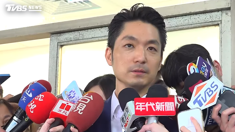 台北市長蔣萬安今早出席公費流感及新冠疫苗開打記者會。(圖/TVBS)