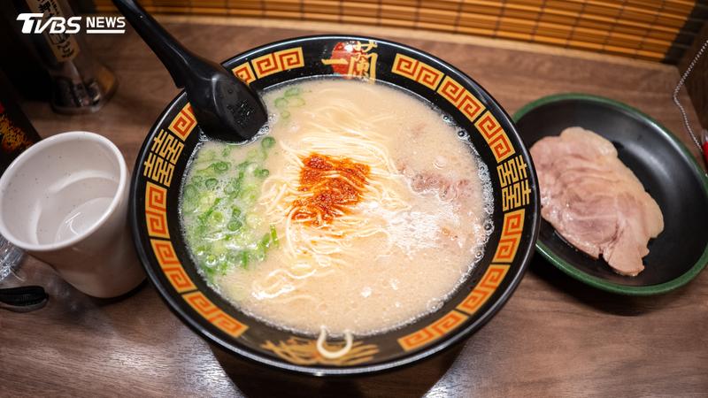 日本作家直言,福岡的一蘭拉麵吃起來幾乎跟台灣一樣。(示意圖/Shutterstock達志影像)