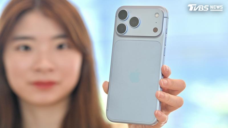 iPhone 18 Pro系列喇叭不斷傳出異音。(圖/胡瑞麒攝)