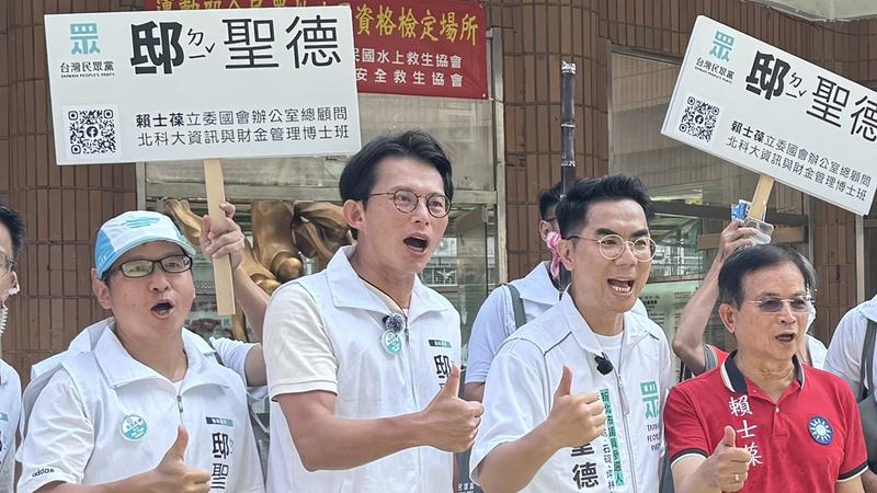 黃國昌今日出席掃街活動。(圖/民眾黨提供)