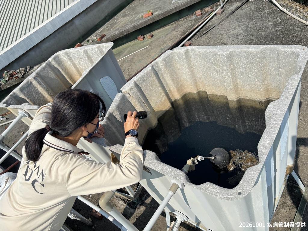 彰化縣登革熱病媒蚊孳生源查核。(圖/疾管署提供)