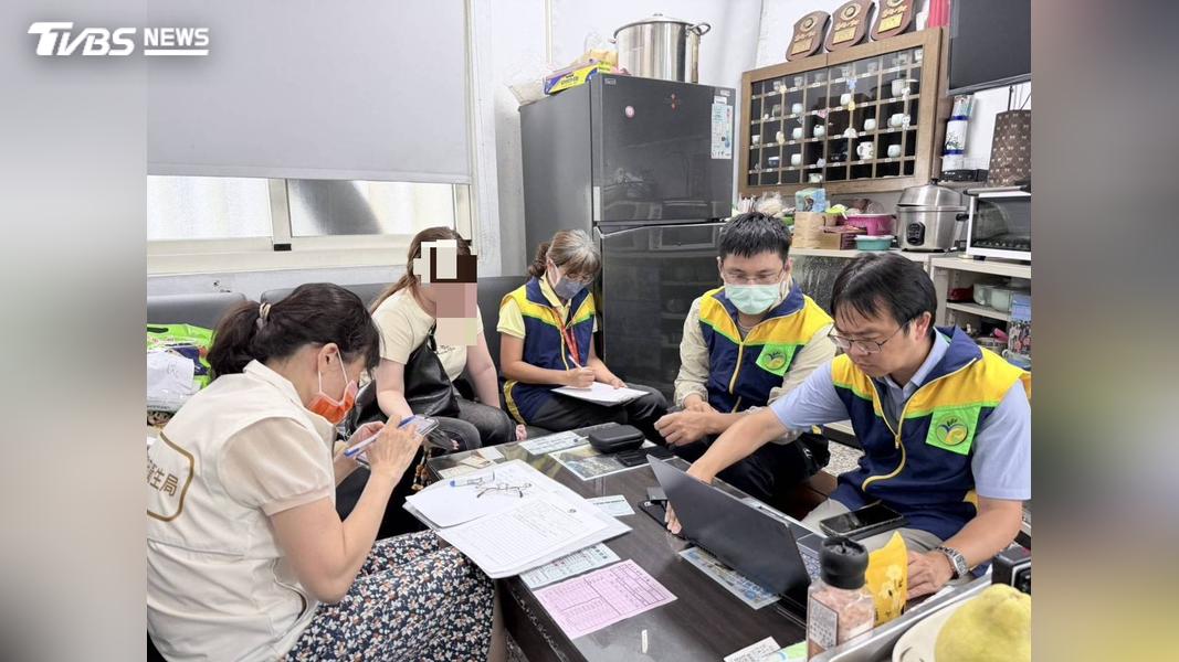 陳姓民眾坦承於27日自中國大陸入境台灣時,於托運行李攜帶豬肉乾及鴨舌各一包,依規定裁處新台幣20萬元。(圖/TVBS)