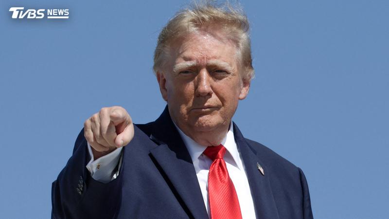 美國總統川普(Donald Trump)表示,不排除在11月的期中選舉前,宣布全美進入國家緊急狀態。(圖/達志影像路透社)