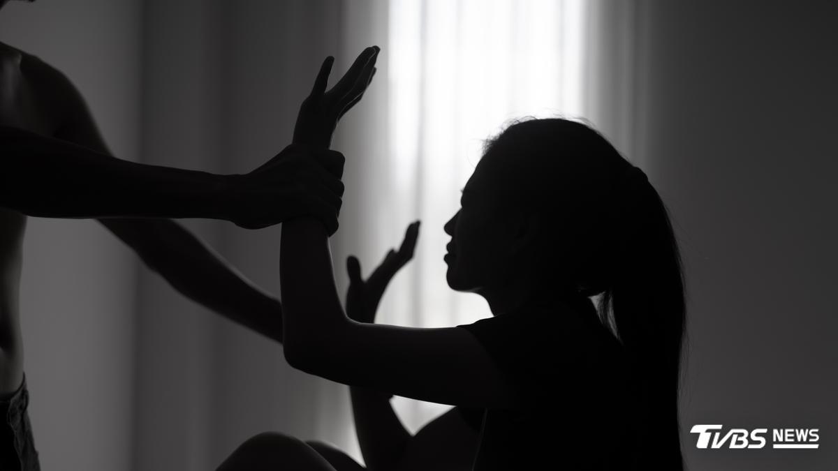 遭兄弟會拍片吹噓全校皆知!康乃爾性侵被害女淚訴:逼從下體吸K毒
