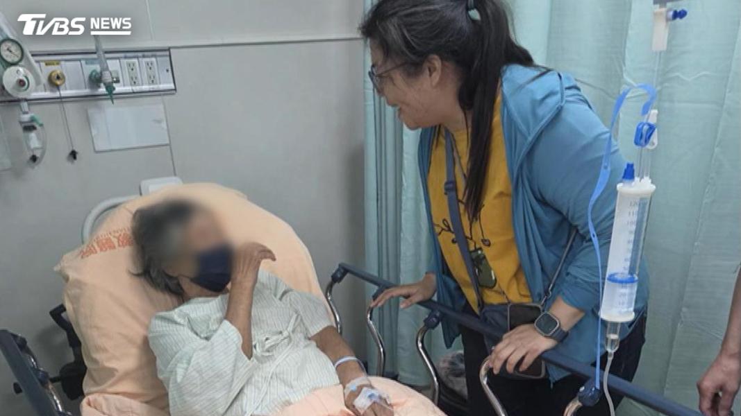 這一摔造成阿嬤右大腿骨折,需要住院治療。(圖/TVBS)