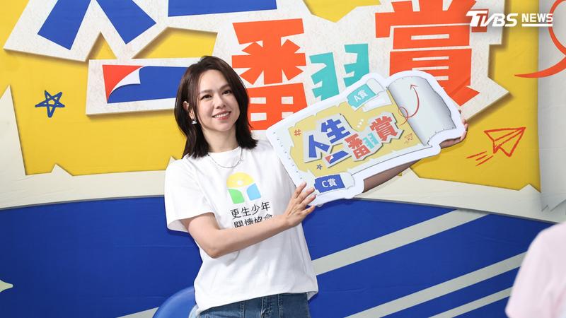 夏于喬出席更生少年關懷協會「人生一翻賞」特展。(圖/張哲鳴攝)
