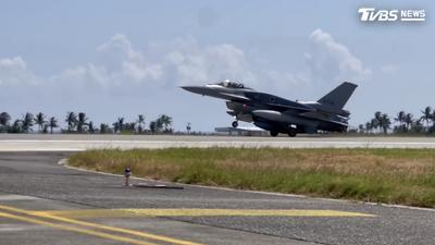F-16 BLK70回家護台!超兇戰力一次看 掛1飛彈讓共艦剉咧等