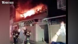 快訊/北市信義區民宅大火!住戶緊急逃生搶救現場曝