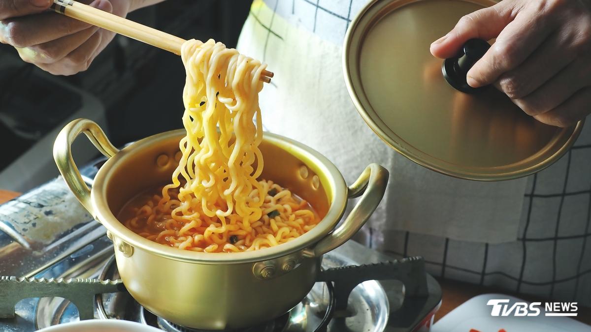 網咖泡麵特別好吃?前員工公開「5步驟」 1調味料是關鍵