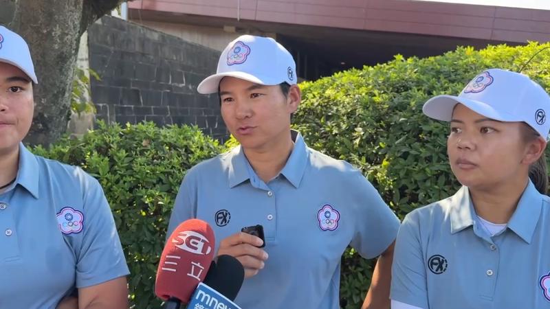 台灣高球代表隊曾雅妮攜手徐薇淩與錢珮芸在亞運拿下銅牌。(圖/TVBS)