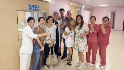 「謝謝接住我!」澳洲女跨海來台尋根 淚擁當年餵奶換尿布醫護