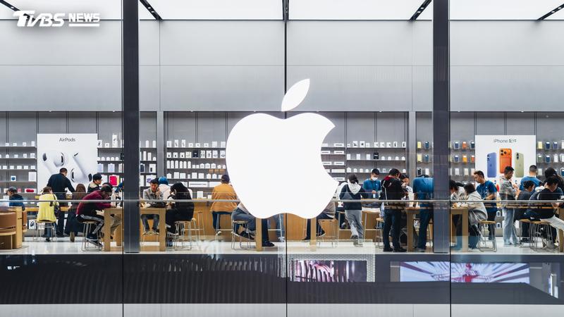 AI代理爆出隱私疑慮之際,蘋果公司(Apple Inc.)表示,將收緊Mac電腦作業系統的「完整磁碟存取」(Full Disk Access)權限。(示意圖/Shutterstock達志影像)