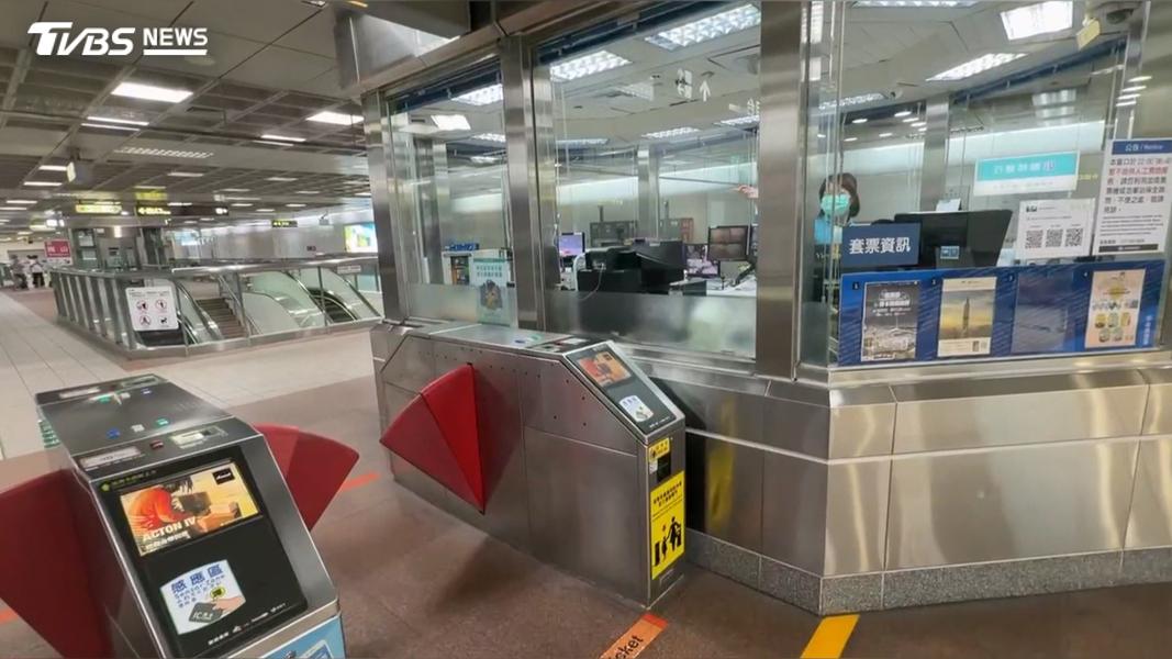 事件發生地點位於高雄捷運紅線的獅甲站,高捷警方表示,目前尚未接獲高捷公司通報或民眾報案。(圖/TVBS)