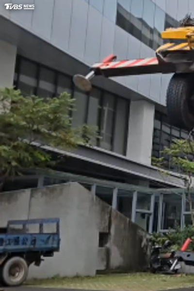 宜蘭園區吊車傾倒工人墜亡!竹科勒令全面停工:若違規重罰