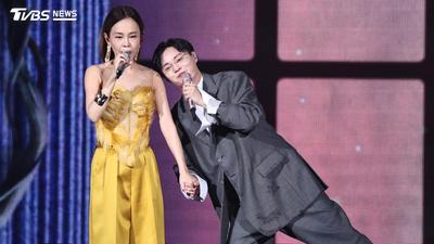 彭佳慧合體金曲歌王「緊牽不放」!許富凱下秒突變臉「當眾質疑彭佳慧」