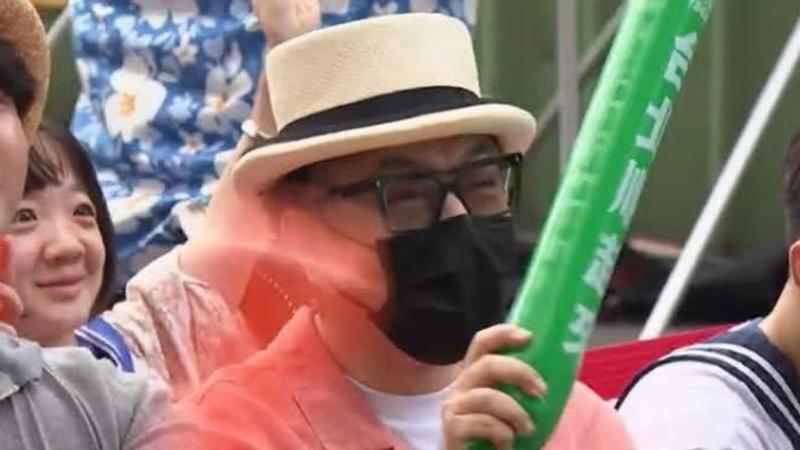 蔡康永現身沈伯洋造勢大會。(圖/民進黨直播)