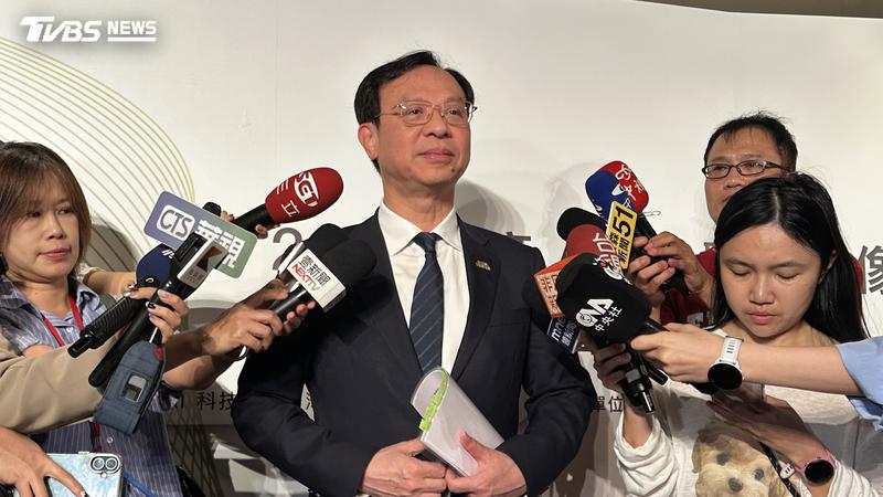 衛福部長石崇良提到提供長期支持來脫離毒品,這是既定的政策。(圖/陳詩璧攝)