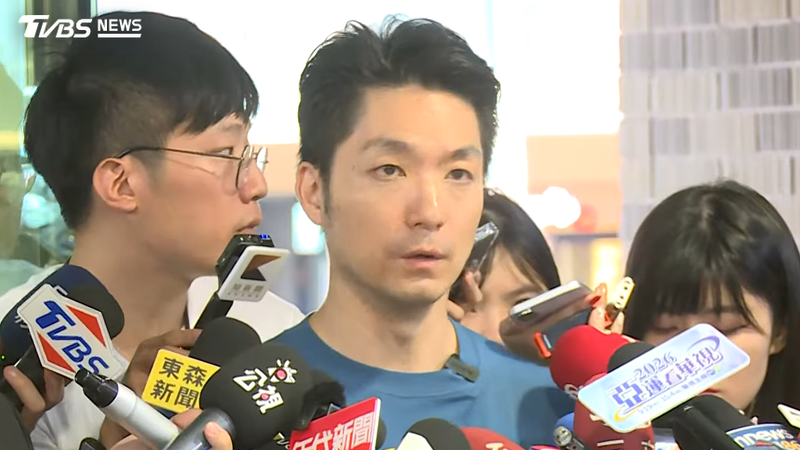 台北市長蔣萬安今一早赴衛生局檢驗科實驗室視察。(圖/TVBS)