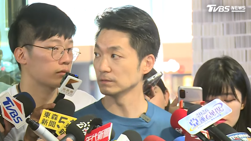 台北市長蔣萬安今一早赴衛生局檢驗科實驗室視察。(圖/TVBS)