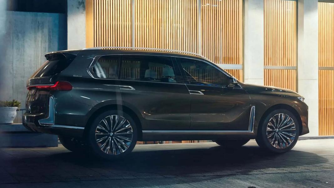 內部代號傳為G63,可能採X8或X9之名、第三排空間將超越新X7。(圖/BMW提供)