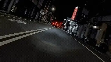 許男拒檢,一路不停闖紅燈、逆向狂逃。(圖/TVBS)