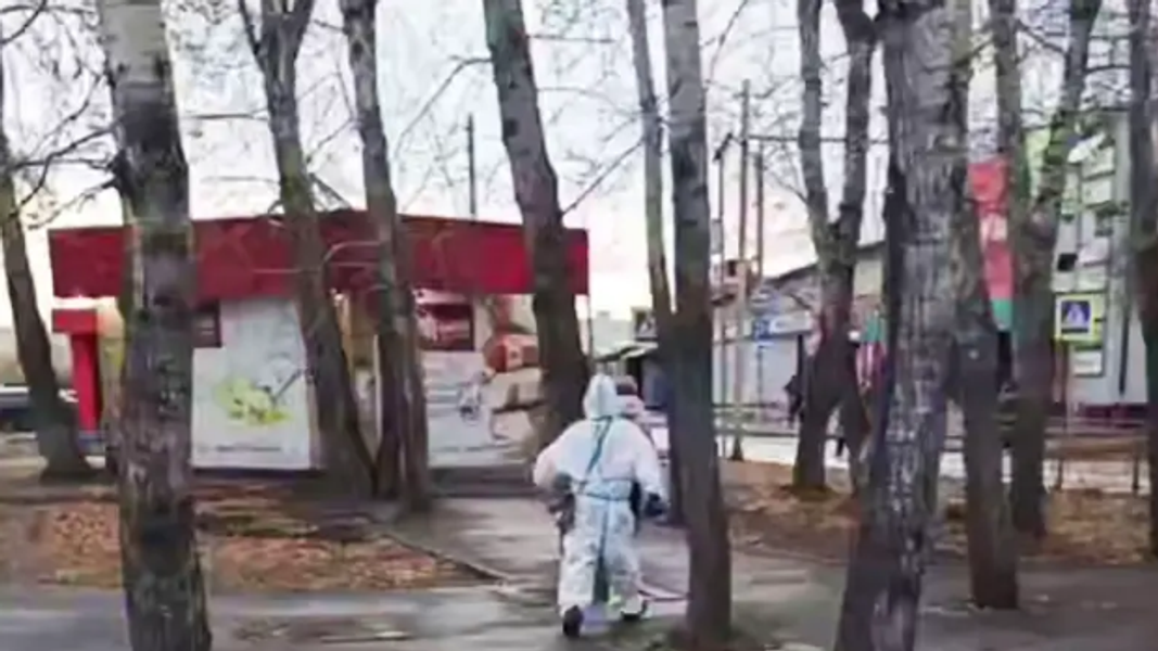 俄羅斯負責防疫的消費監督局表示,目前尚無法精確證實外洩的具體病原,但強調「伊爾庫茨克州及周邊地區衛生防疫狀況保持穩定」。(圖/翻攝自east2west)