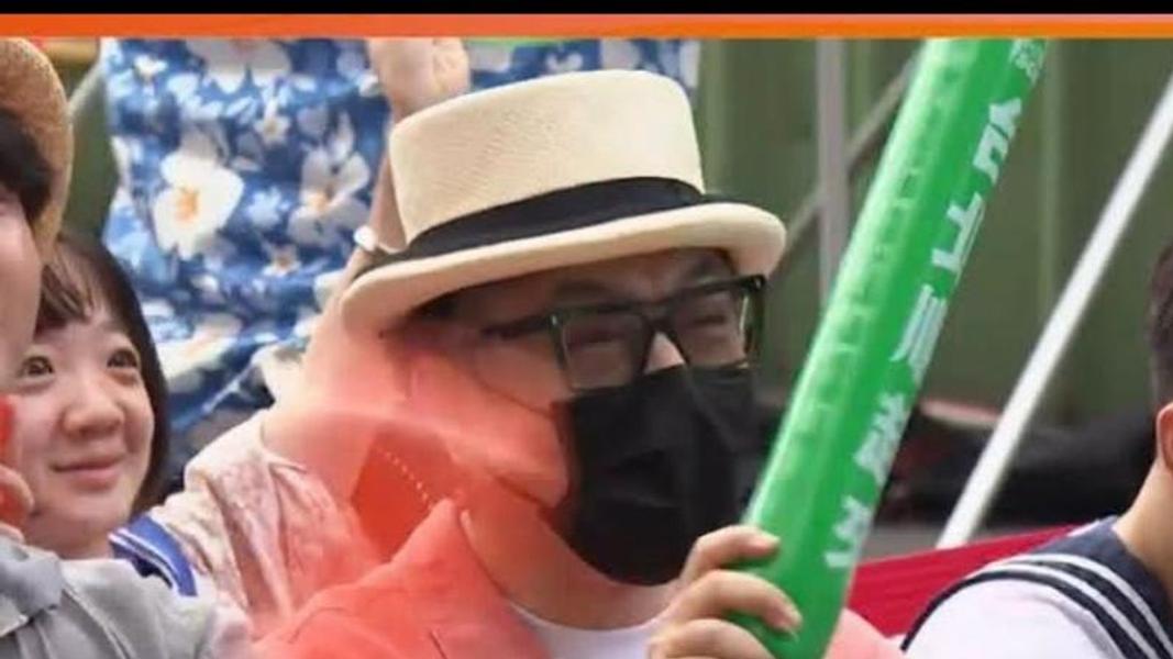蔡康永昨現身沈伯洋競總成立大會。(圖/翻攝自YT)