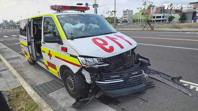 沒聽到鳴笛? 男載妻小與救護車撞 5歲童頭暈送醫