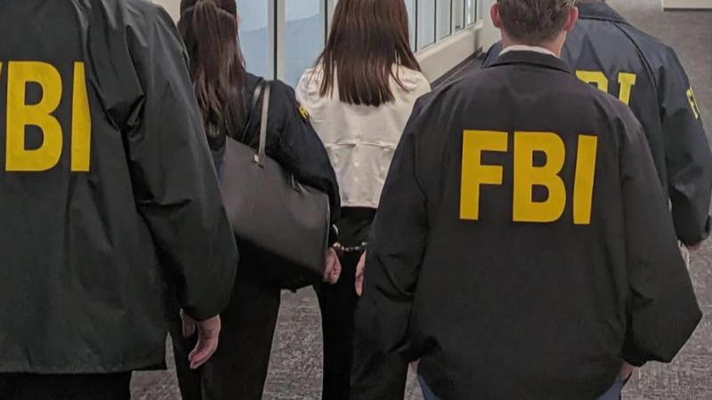 張婉瑩涉在美國暗中監控賴清德總統長子,4日於洛杉磯機場遭FBI逮捕。(圖/美國司法部DOJ)