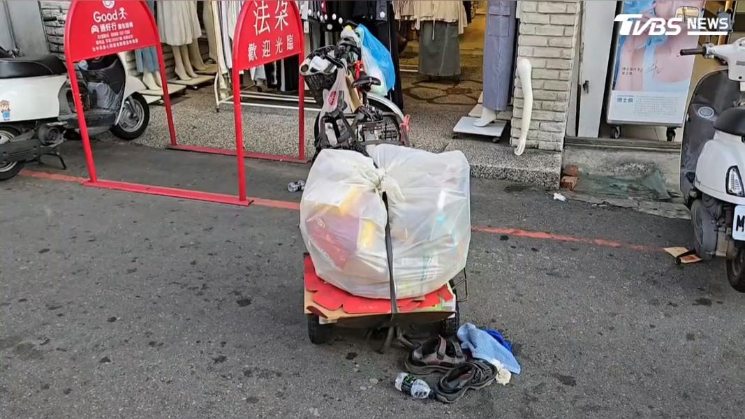 崔姓男子是當地頭痛人物,除了常因撿拾回收物,跟民眾及攤商爆發衝突,遇到看不順眼的事情,也會當街咆哮罵人。(圖/TVBS)