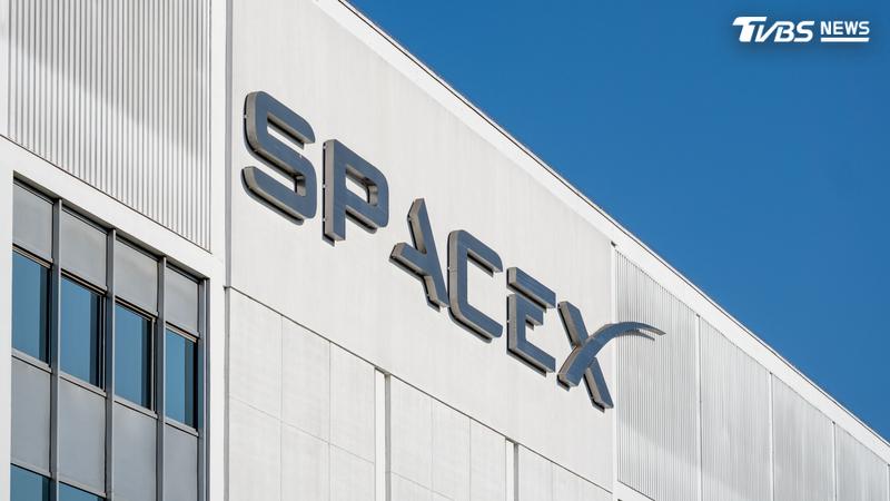 Tesla與SpaceX討論合併,馬斯克證實。(圖/Shutterstock達志影像)