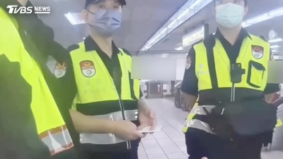 北捷板南線女乘客驚見「裙擺濕一片」!遭噴不明液體警追涉案人