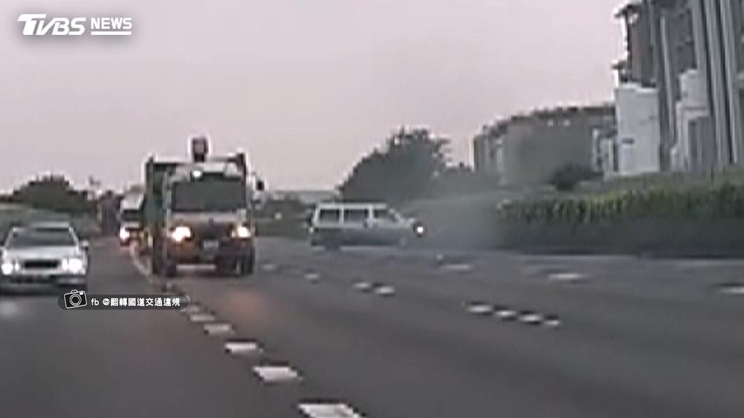 內線有什麼魔力?國道逼車影片曝光 網轟:最壞示範(圖/TVBS)