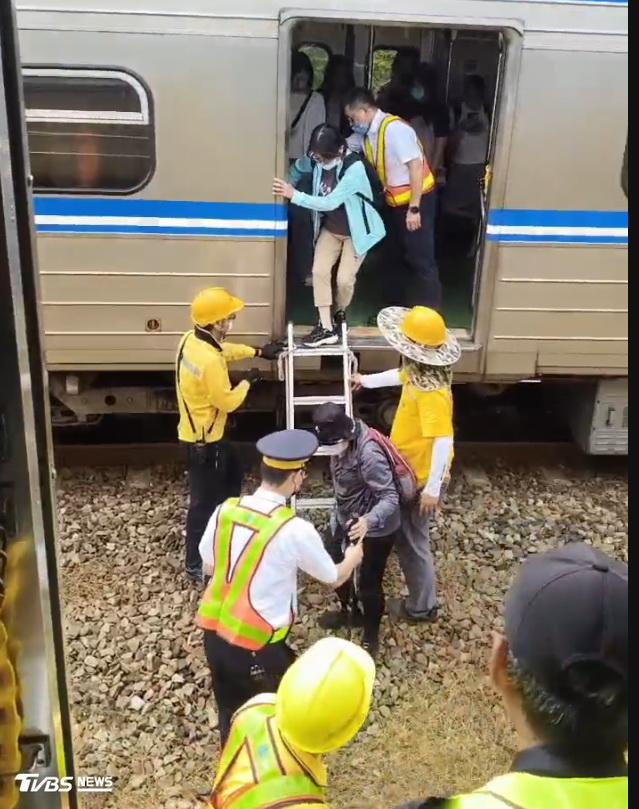 台鐵-苗栗-台鐵苗栗死亡-台鐵事故-台鐵通報-苗栗事故