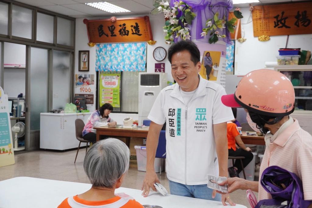 邱臣遠強調有感的施政必須細膩、貼近女性真實生活的需求。(圖/民眾黨提供)