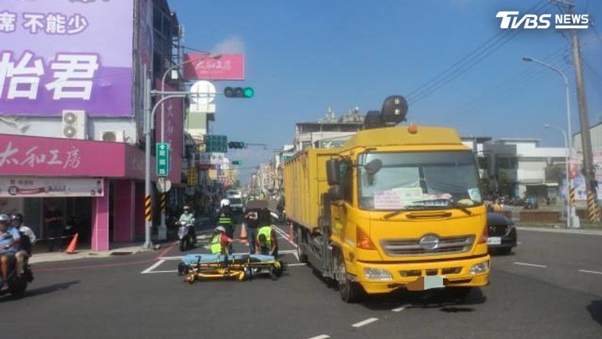 鬼切偏移!屏東女騎士碰撞回收車「腦部重創」昏迷搶救中