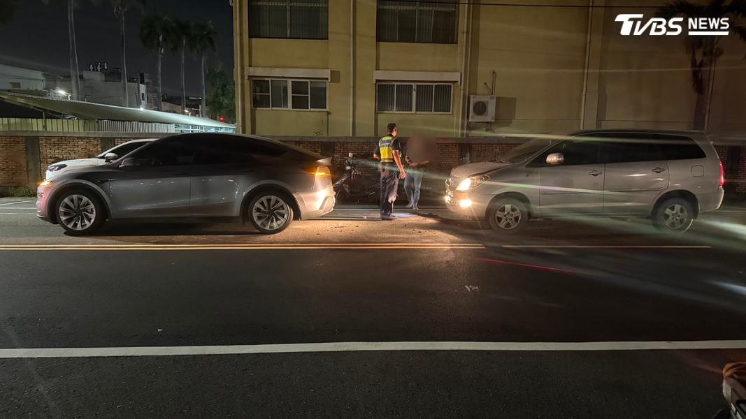 警方事後追查發現,肇事車輛車牌早已因逾期未檢驗遭註銷,全案仍在調查中。(圖/TVBS)