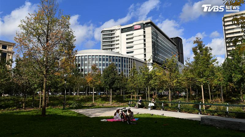 法國巴黎加泰隆尼亞廣場改造後的新樣貌。(圖/Shutterstock達志影像)