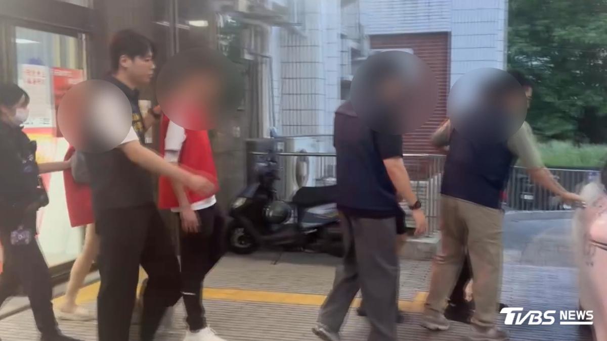 火車站旁光天化日砍人 嫌犯做筆錄就走