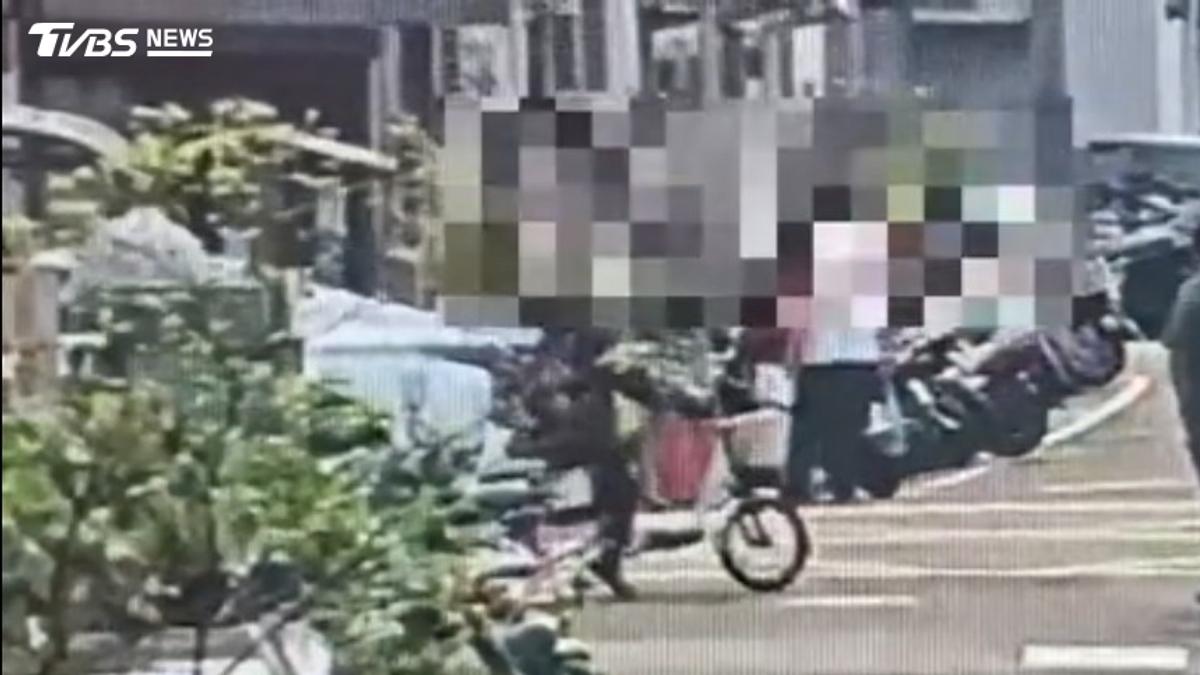 控被恐嚇!男握伸縮鐵棍毆鄰居遭逮