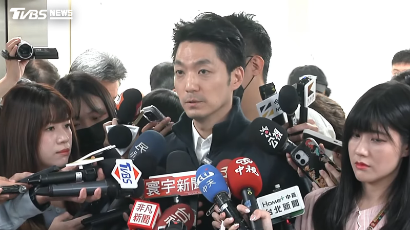 台北市長蔣萬安一早視察昆明防治中心。(圖/TVBS)
