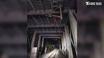 台鐵金崙=瀧溪電車線竄火花!集電弓損壞 乘客困車上3小時